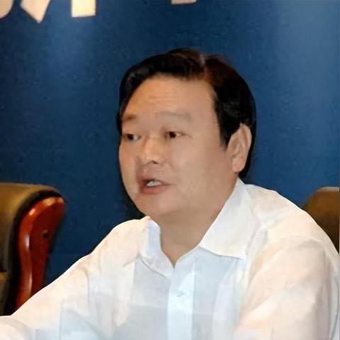 山西男篮力克深圳男篮，主场强势反弹展现黑马本色