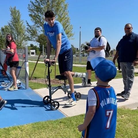 切特·霍姆格伦身高之谜,2米16的竹竿如何颠覆NBA 切特·霍姆格伦身高之谜,2米16的竹竿如何颠覆NBA